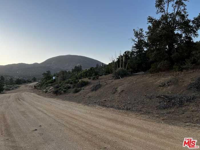 photo 1: 25408 Stable Street, Tehachapi CA 93561