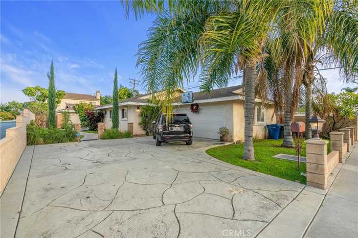 photo 2: 10538 Cole Road, Whittier CA 90604