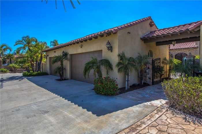 photo 2: 5239 Lochmoor Drive, Riverside CA 92507