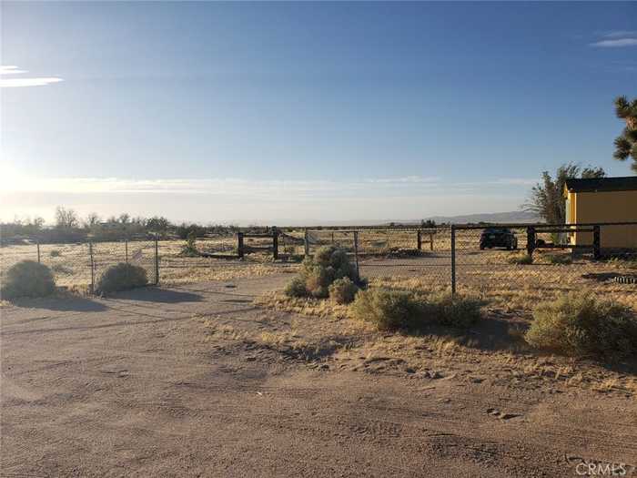 photo 3: 47864 Derwent Drive, Newberry Springs CA 92365