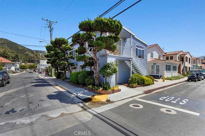 photo 2: 300 Catalina Avenue, Avalon CA 90704