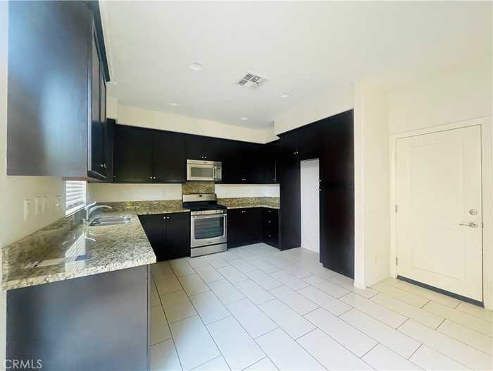 photo 2: 197 Royal Way, Upland CA 91786