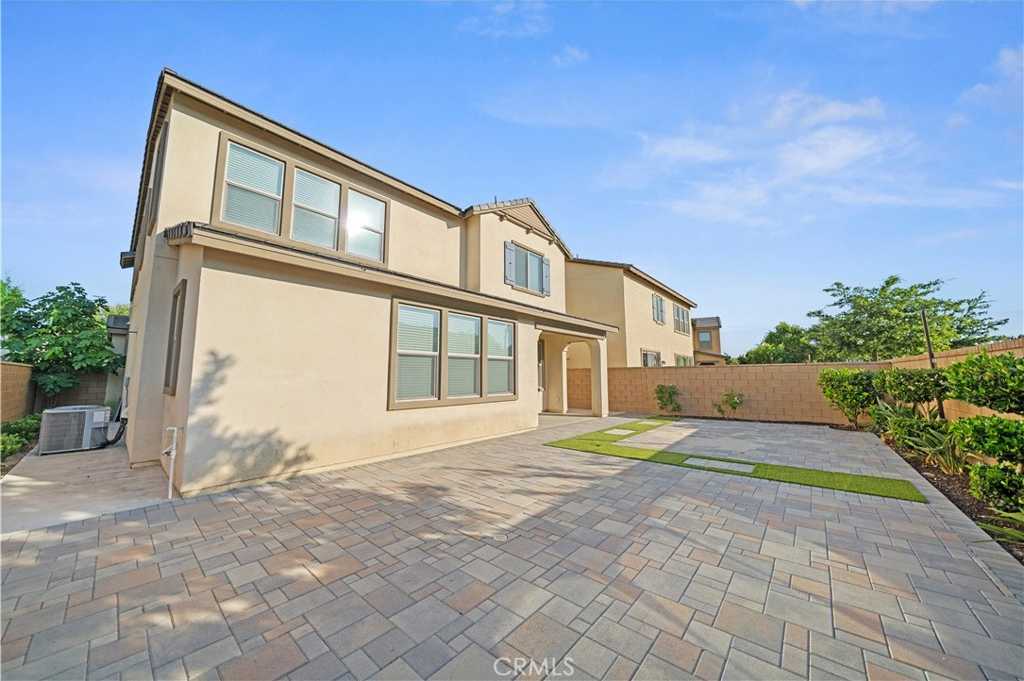 photo 2: 4714 S Garden Gate Lane, Ontario CA 91762