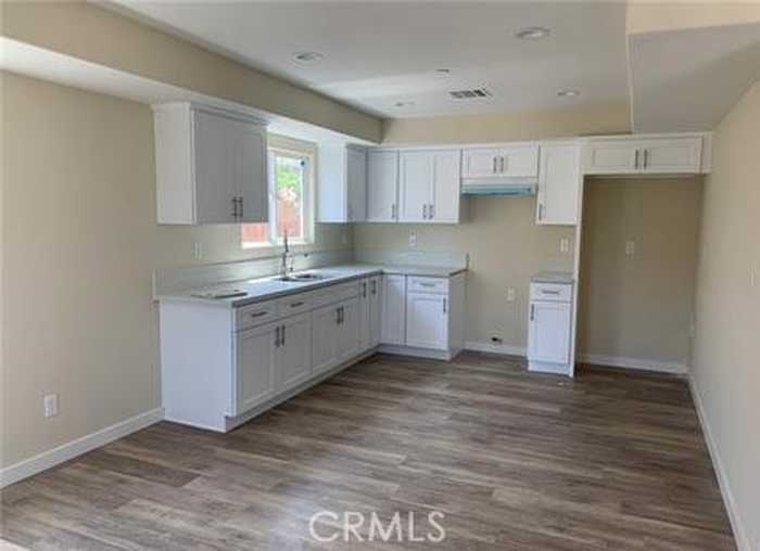 photo 2: 1568 E 117th Place, Los Angeles CA 90059