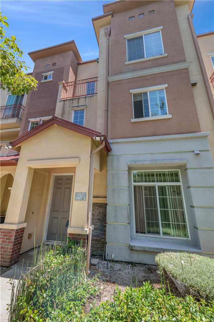 photo 2: 13637 Foster Avenue Unit 5, Baldwin Park CA 91706