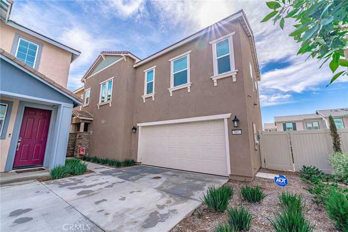 photo 1: 547 Enzo Street, Lake Elsinore CA 92530