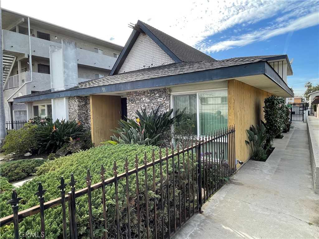 photo 3: 701 S Grevillea Avenue, Inglewood CA 90301