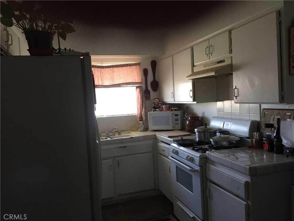 photo 3: 1413 S White Avenue, Pomona CA 91766