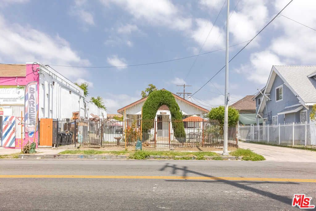 photo 3: 2321 Hooper Avenue, Los Angeles CA 90011