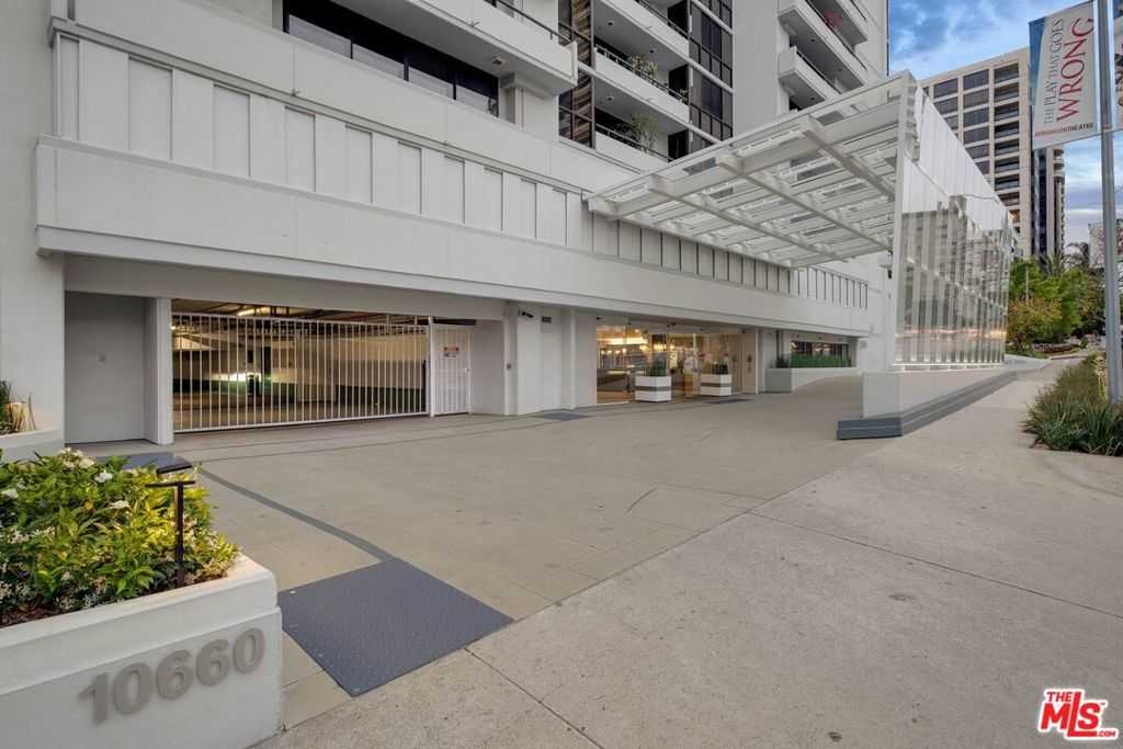 photo 3: 10660 Wilshire Boulevard Unit 1206, Los Angeles CA 90024