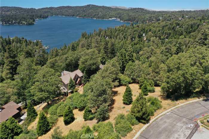 photo 2: 137 Mill Pond Road, Lake Arrowhead CA 92352