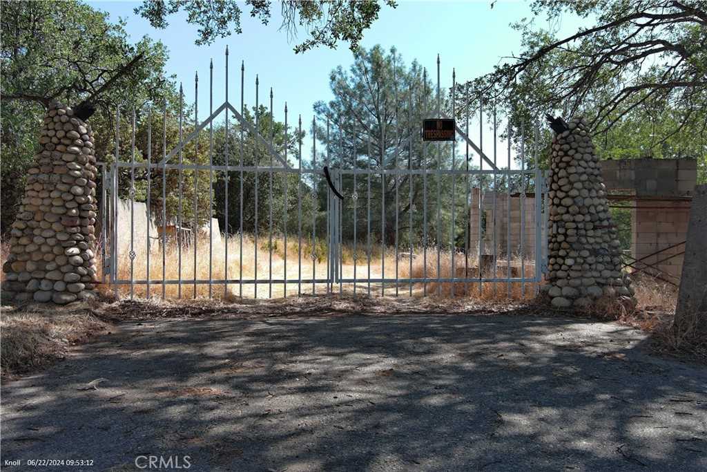 photo 1: 5152 Boyer Road, Mariposa CA 95338