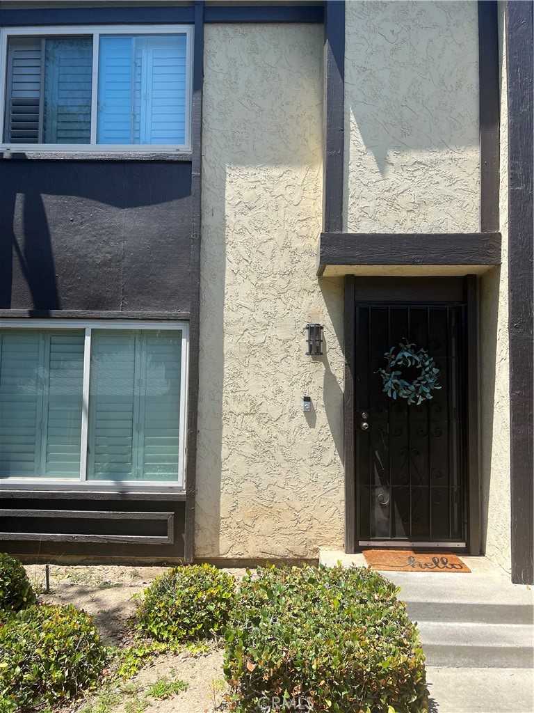 photo 1: 922 Junipero Drive, Duarte CA 91010