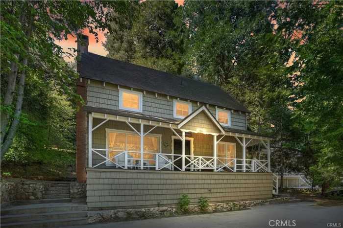 photo 1: 855 Lake Drive, Lake Arrowhead CA 92352