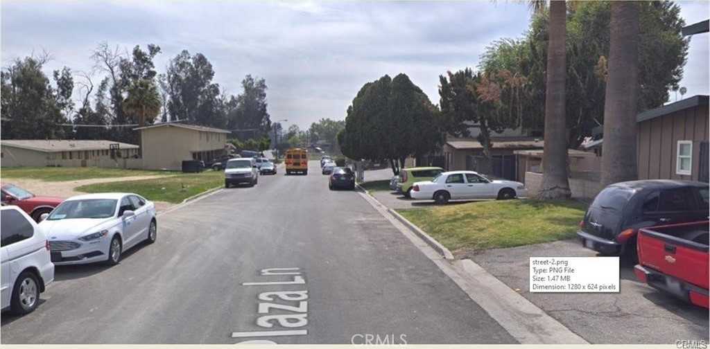 photo 2: 4688 Plaza Lane, Jurupa Valley CA 92509