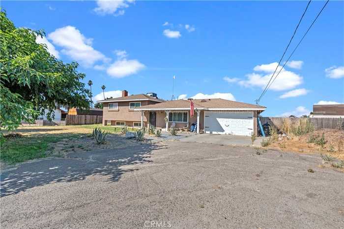 photo 1: 23388 Valeta Drive, Chowchilla CA 93610