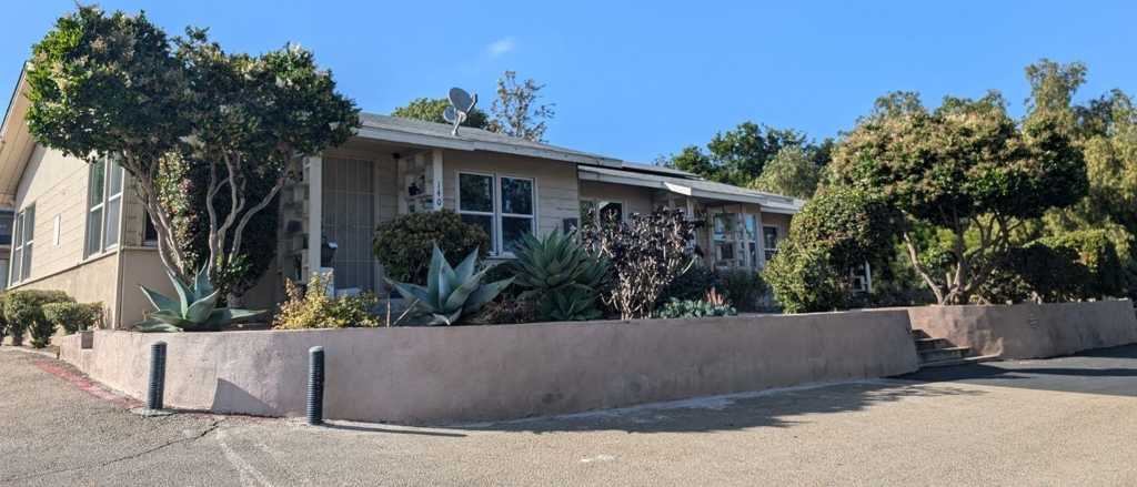 photo 1: 140 160 Stadden Way, Vista CA 92084