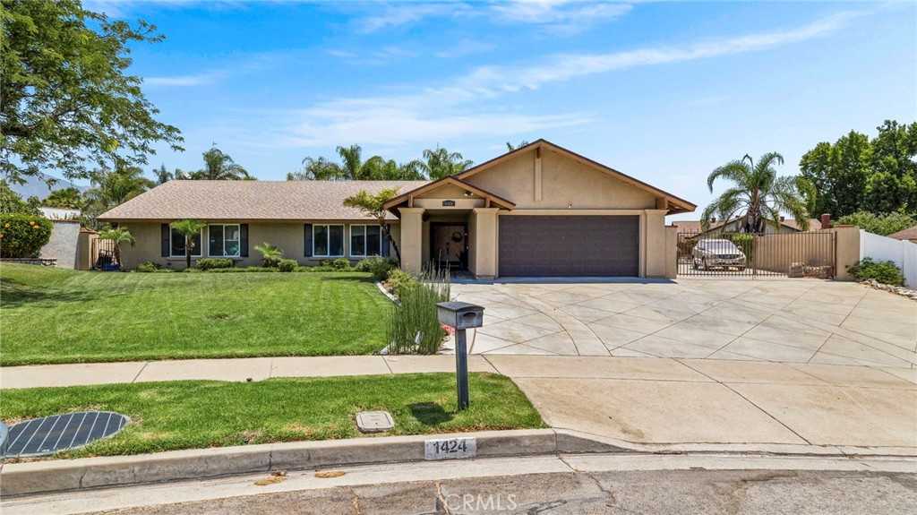 photo 1: 1424 N 13th Avenue, Upland CA 91786