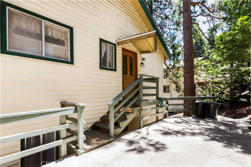 photo 2: 593 Club House Drive, Twin Peaks CA 92391