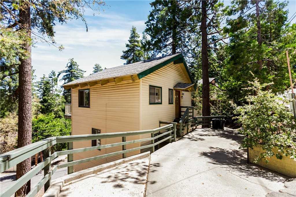 photo 3: 593 Club House Drive, Twin Peaks CA 92391