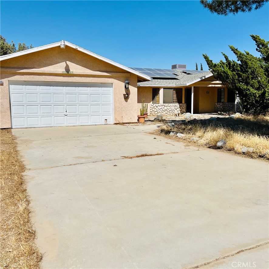 photo 1: 10335 Columbine Road, Oak Hills CA 92344