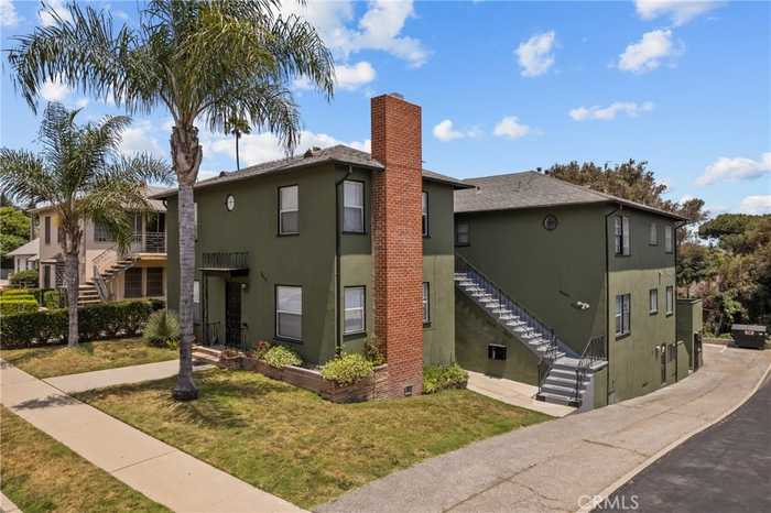 photo 2: 5612 Edgemar Avenue, Park Hills Heights CA 90043