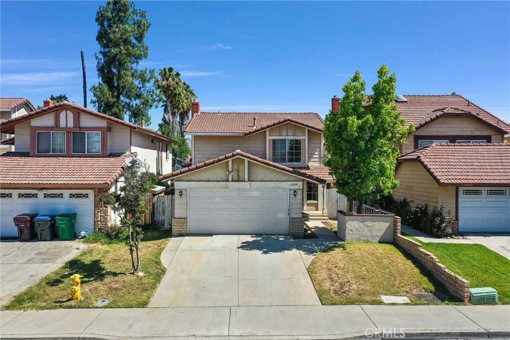 photo 1: 11868 Briar Knoll Place, Moreno Valley CA 92557