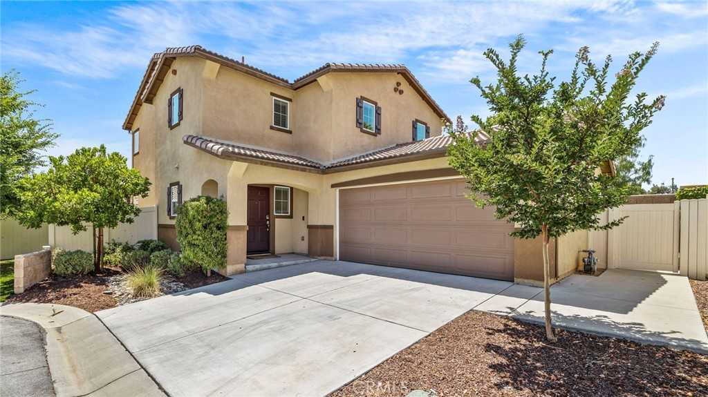 photo 1: 10490 Nighthawk Court, Moreno Valley CA 92557