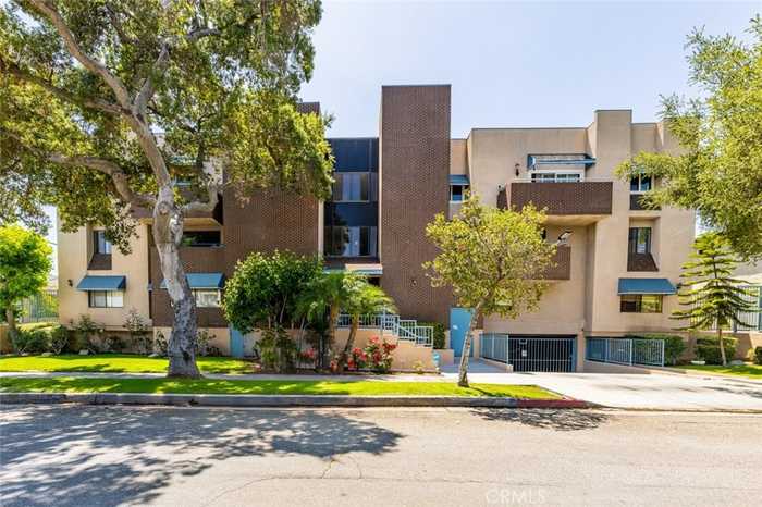 photo 1: 315 Chester Street Unit 209, Glendale CA 91203