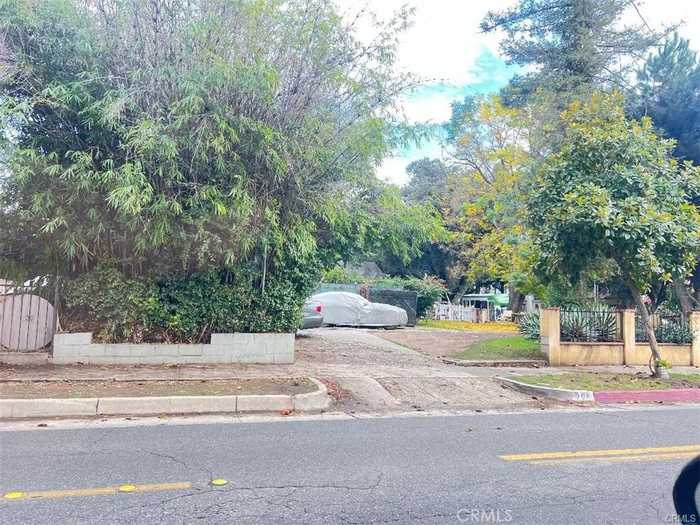 photo 1: 708 N El Molino Avenue, Pasadena CA 91104