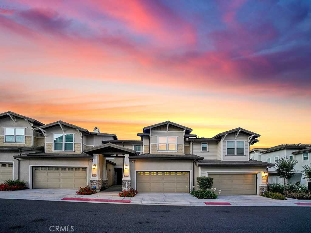 photo 1: 18666 Clubhouse Drive, Yorba Linda CA 92886