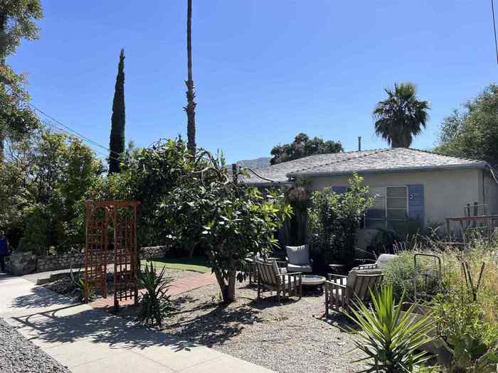 photo 1: 3933 Orangedale Ave, Montrose CA 91020