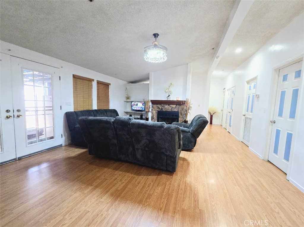 photo 3: 13691 Gavina Avenue Unit 616, Sylmar CA 91342