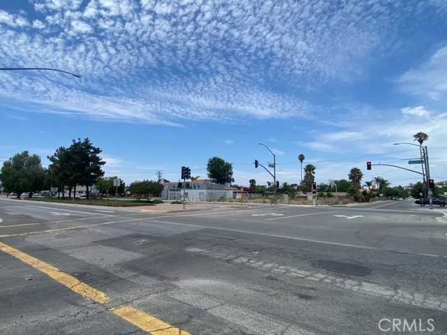 photo 2: 13653 Magnolia Avenue, Corona CA 92879