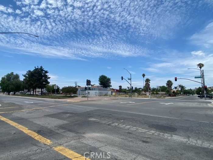 photo 2: 13653 Magnolia Avenue, Corona CA 92879