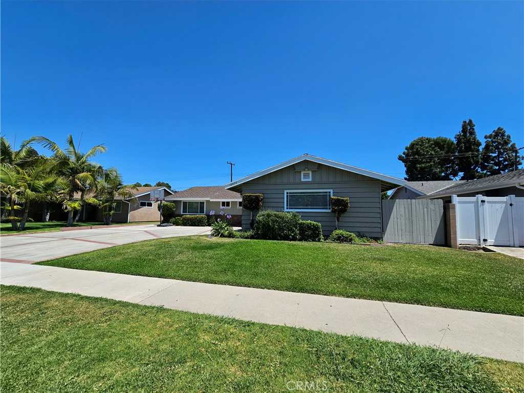 photo 3: 14832 Carfax Drive, Tustin CA 92780