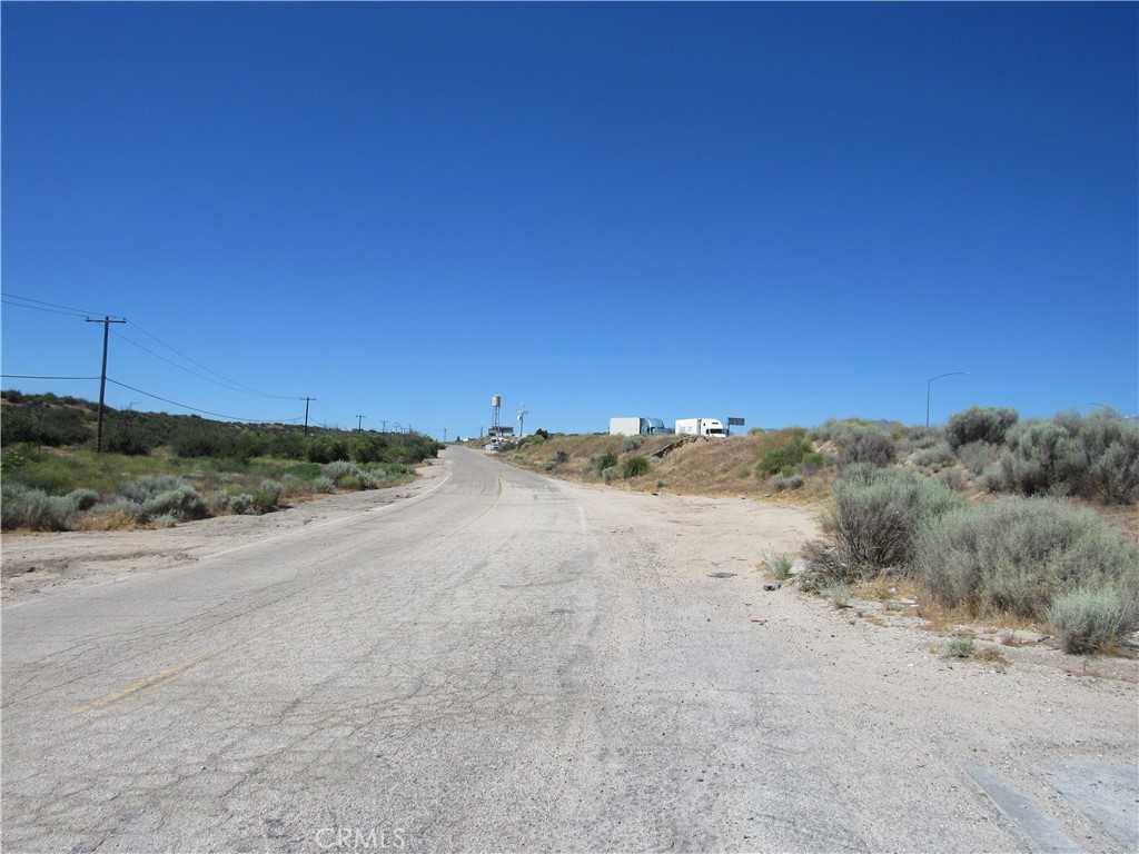 photo 1: 5940 Mariposa Road, Hesperia CA 92344