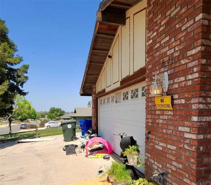 photo 1: 8167 Bridle Path Circle, Jurupa Valley CA 92509