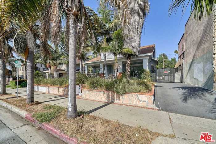 photo 2: 1934 S Western Avenue, Los Angeles CA 90018