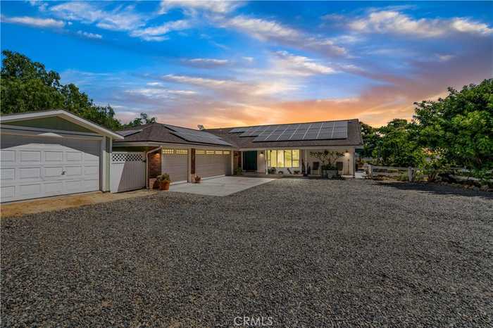 photo 1: 32485 Crooked Arrow Drive, Wildomar CA 92595