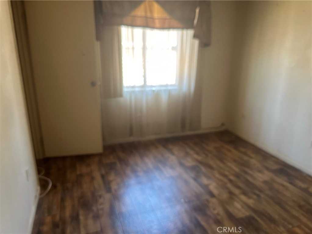 photo 3: 6929 Vine Street, Highland CA 92346