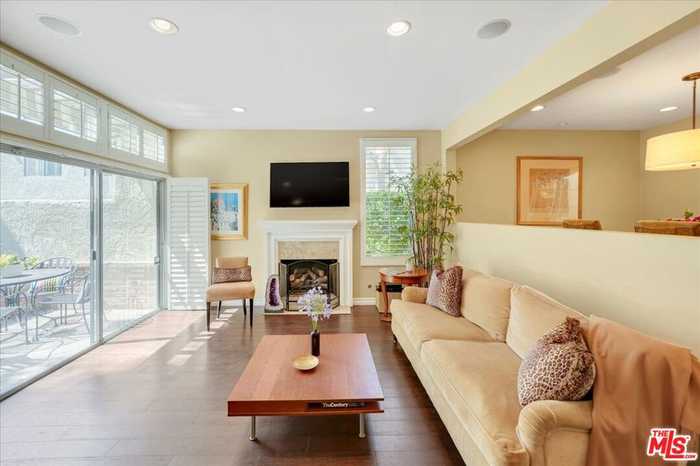 photo 1: 11762 Moorpark Street, Studio City CA 91604