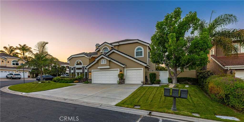 photo 3: 6561 Horseshoe Lane, Huntington Beach CA 92648