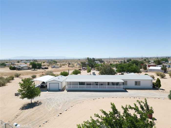 photo 1: 7527 Begonia Road, Phelan CA 92371