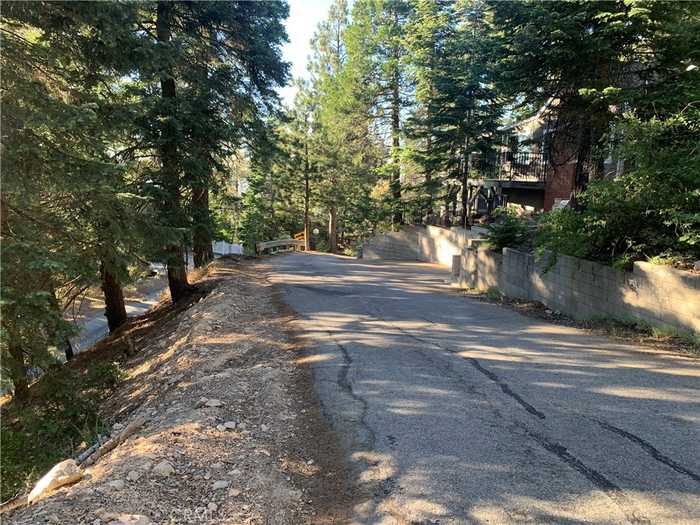 photo 2: Arrowhead Villa Rd, Lake Arrowhead CA 92352