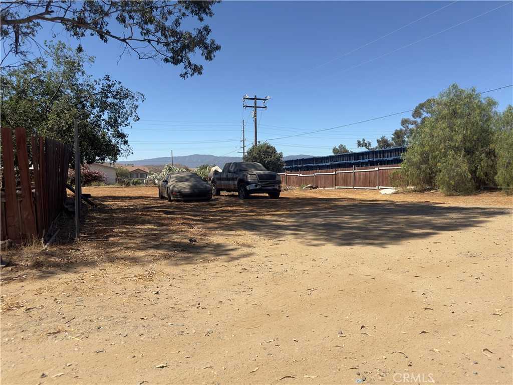 photo 3: 28140 Missouri Trail, Perris CA 92570