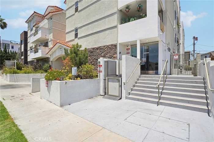 photo 2: 4733 Elmwood Avenue Unit 402, Los Angeles CA 90004