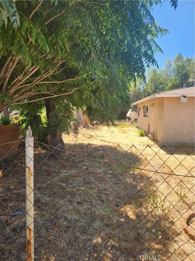 photo 3: 24062 Eucalyptus Avenue, Moreno Valley CA 92553