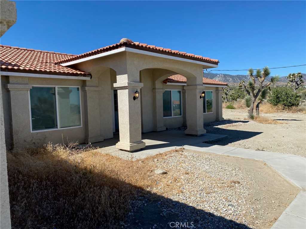 photo 3: 465 solano Road, Pinon Hills CA 92372