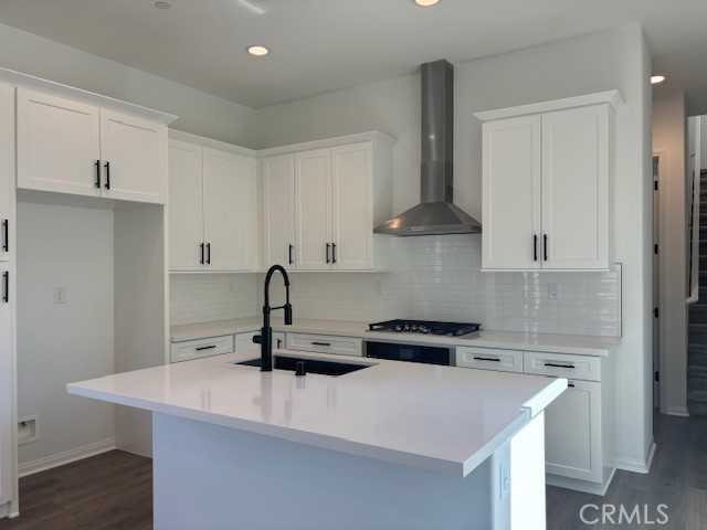 photo 3: 27359 Hyland Court, Valencia CA 91381